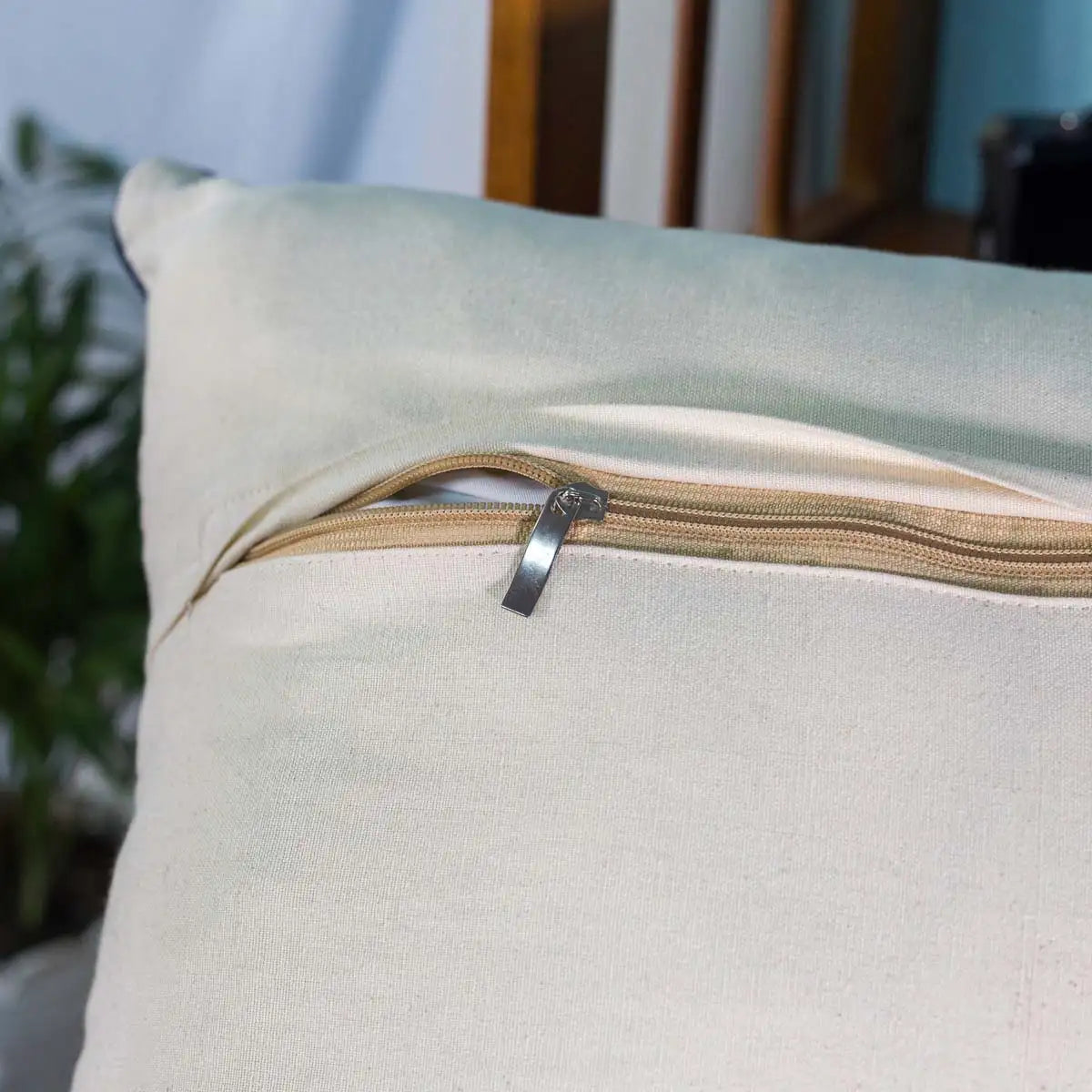 Vindigo beige cotton cushion cover zipper detail close-up