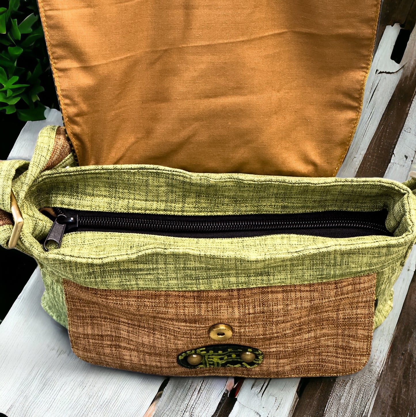Green Batik Sun Motif – H’mong Hemp Crossbody Bag