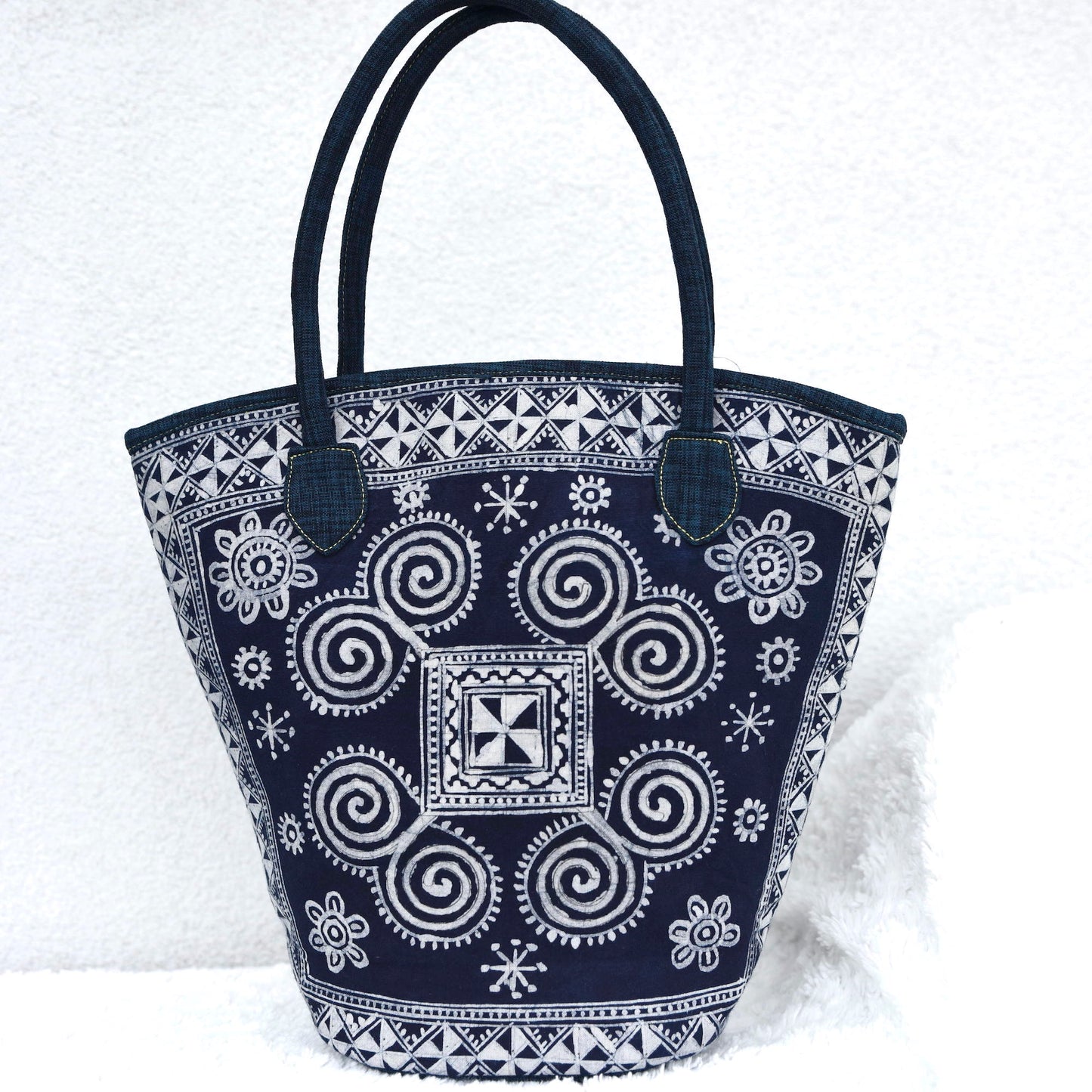 Bucket tote bag, dark blue handles, batik fabric fabric in H'mong pattern