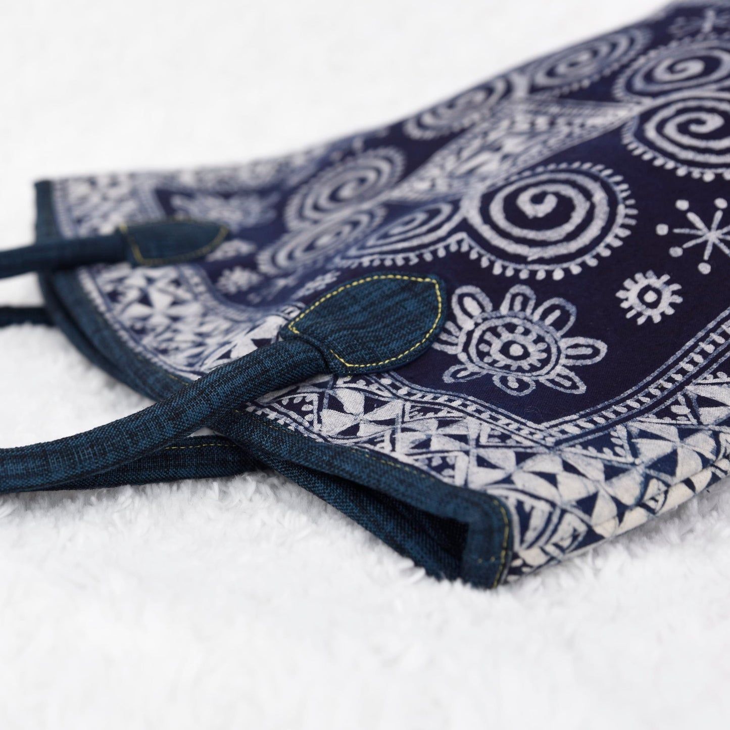 Bucket tote bag, dark blue handles, batik fabric fabric in H'mong pattern