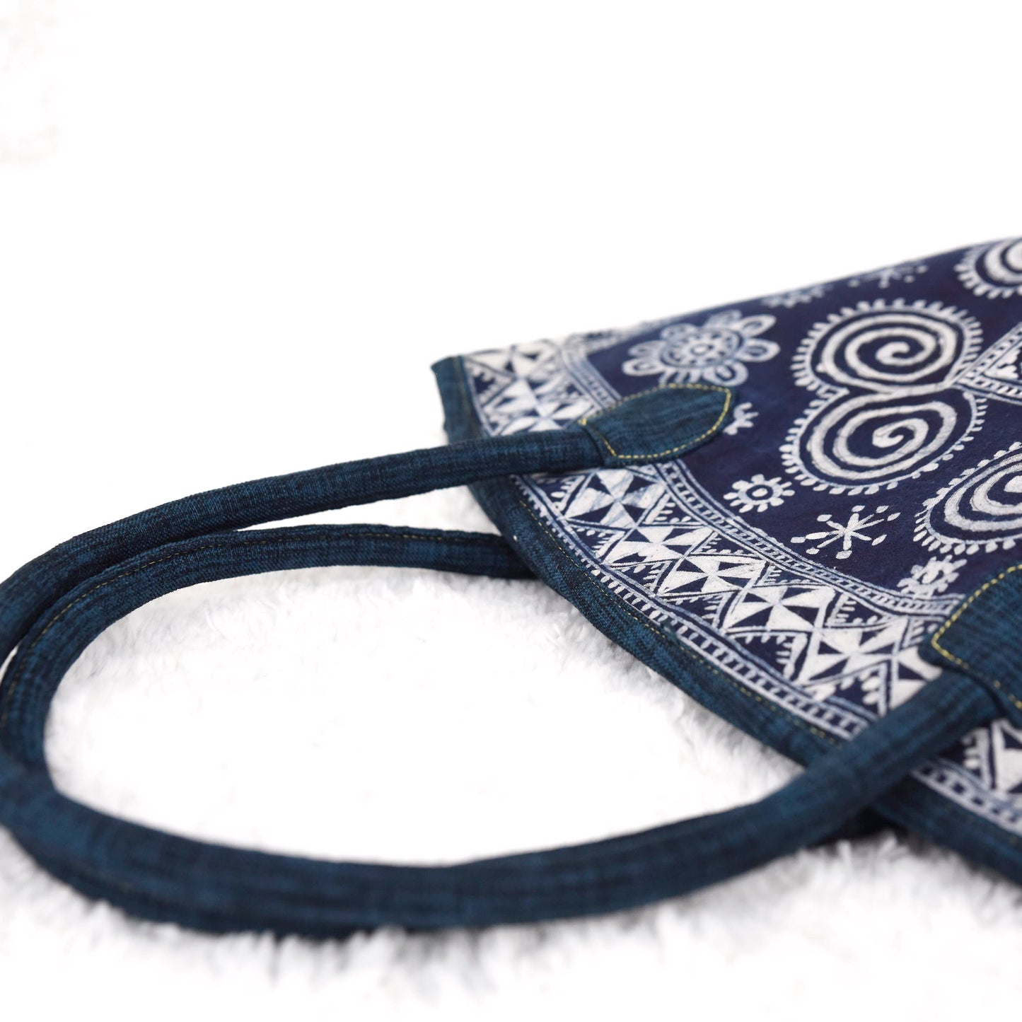 Bucket tote bag, dark blue handles, batik fabric fabric in H'mong pattern