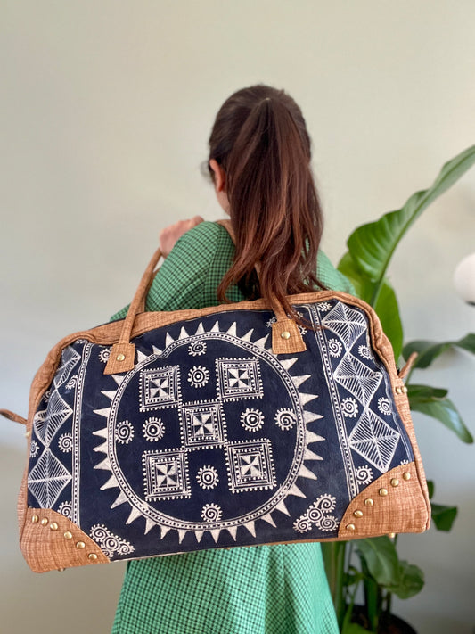 Unisex batik travelling handbag