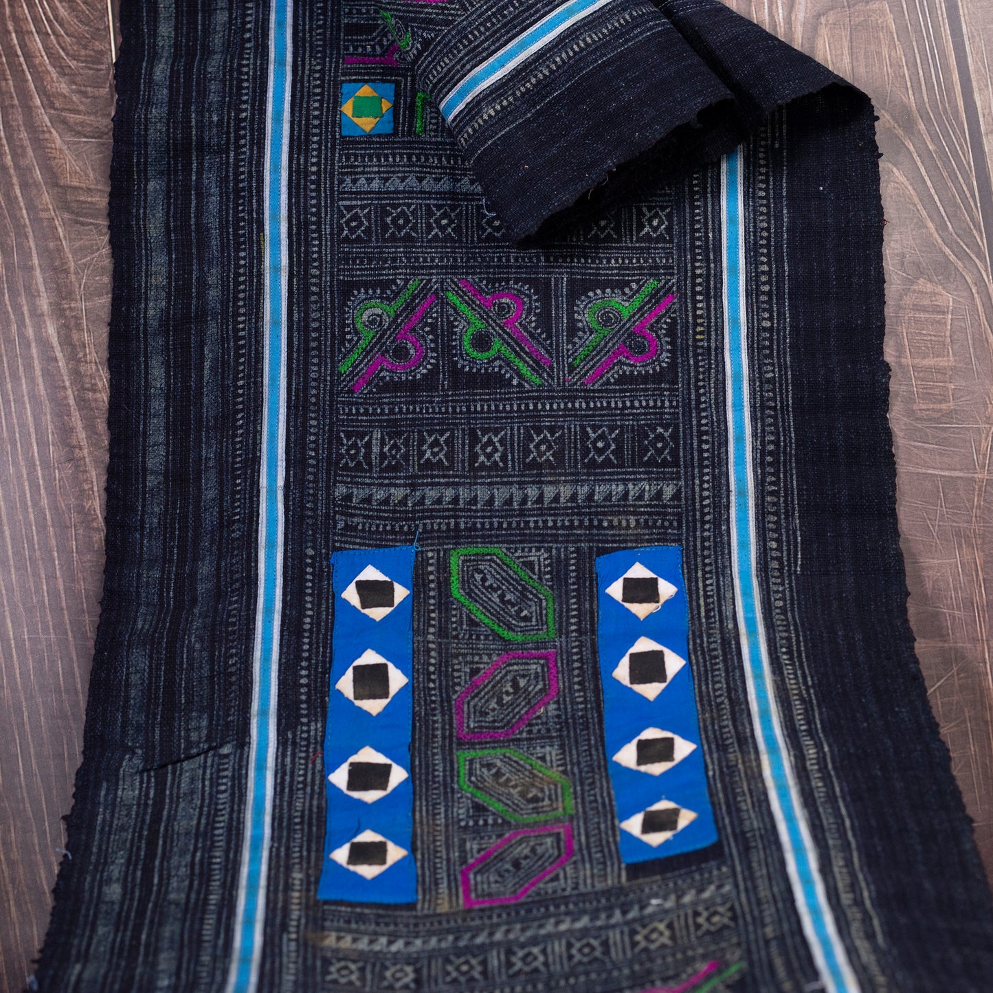 Blue-Black H’mong – Geometric Hemp Textile