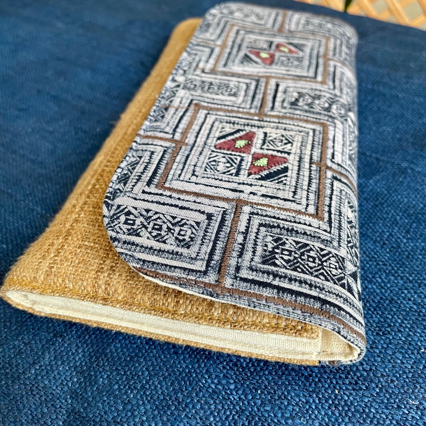 Indigo Square Maze Hmong – Vintage Hemp Long Purse