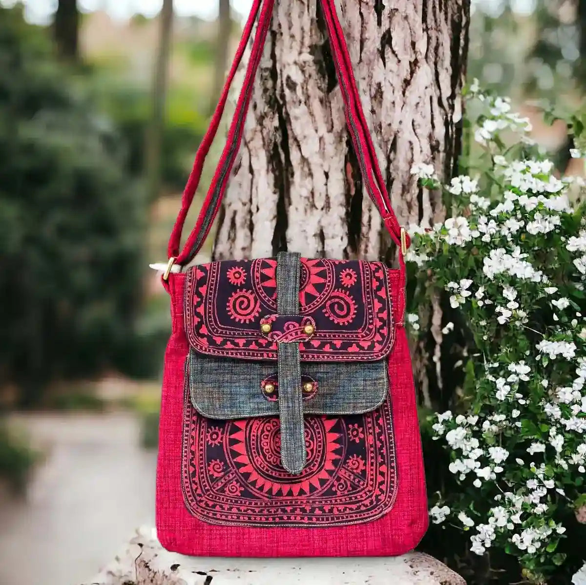 Vindigo crossbody bag red embroidered grey contrast front view