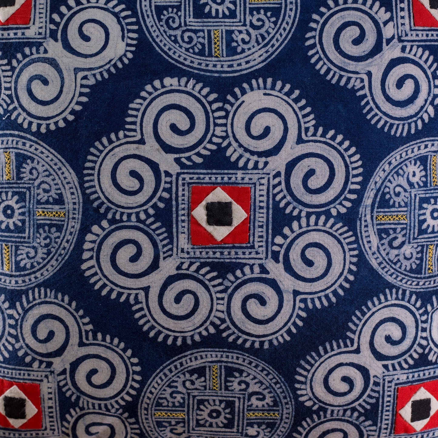 Spiral Grid H’mong – Handwoven Hemp Cushion Cover