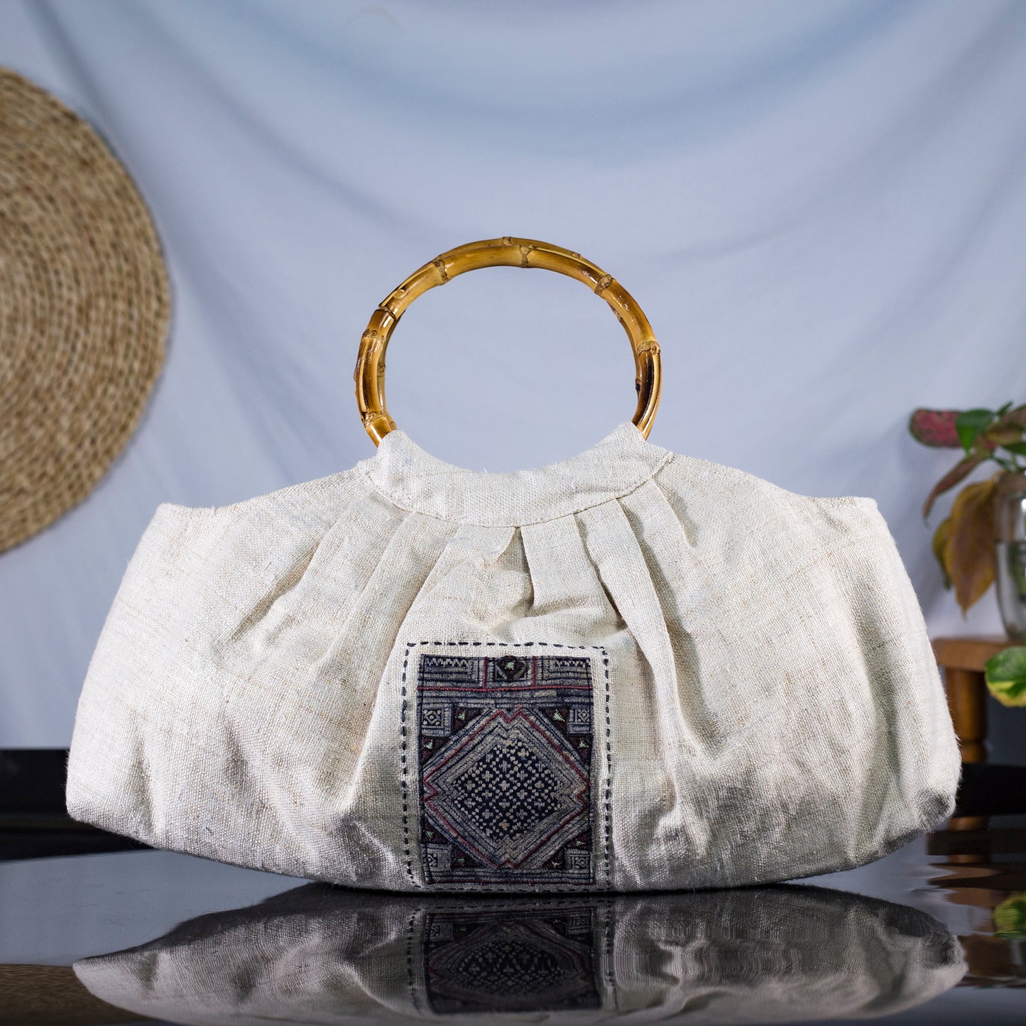 Bamboo handle bag, natural hemp in WHITE with vintage patch