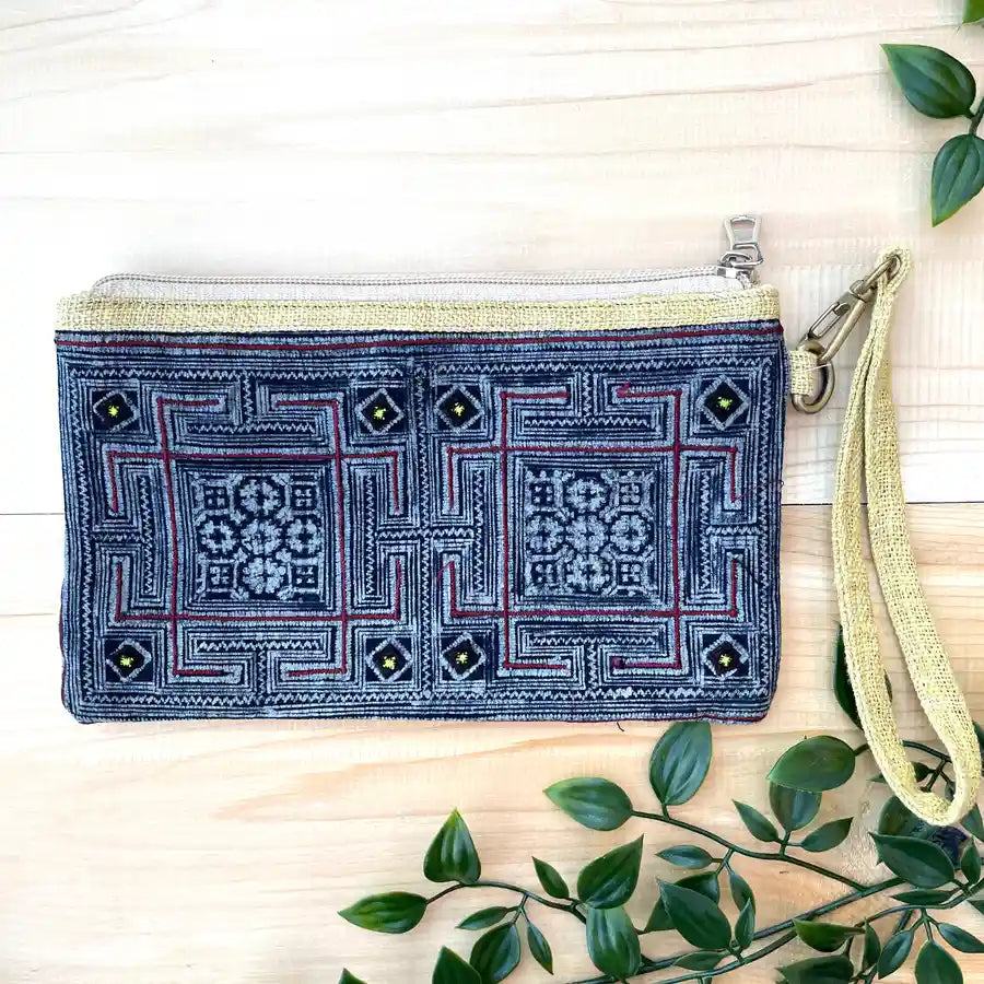 Vindigo pouch bag with tribal indigo hemp pattern