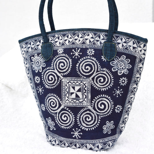 Bucket tote bag, dark blue handles, batik fabric fabric in H'mong pattern