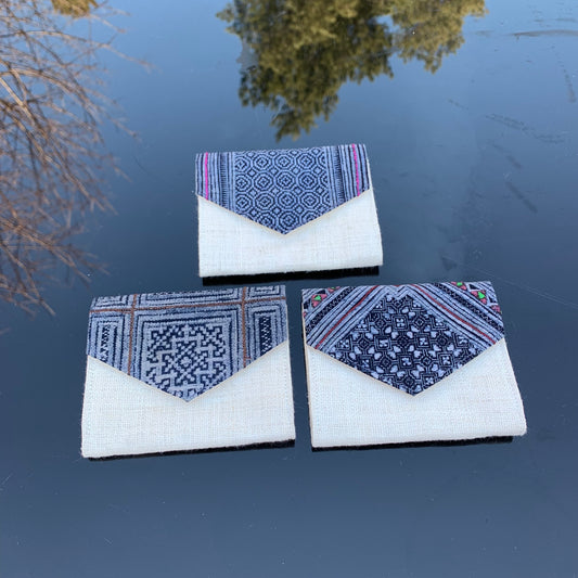 Unisex hemp wallet in WHITE, triangle batik flap, natural color