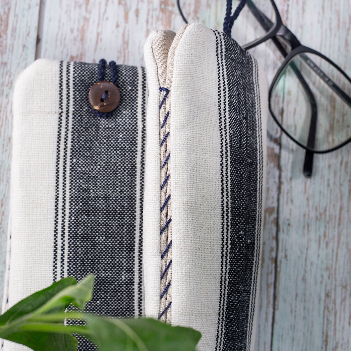 Phone case/glass case, handwoven H'mong fabric in black and white stripes, shock absorption layer