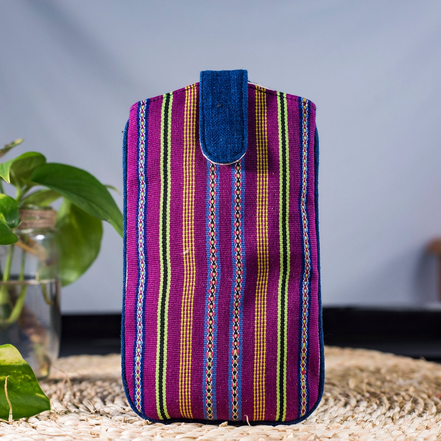 Phone case / glass case in hand-woven tribal fabrics, light absorption layer