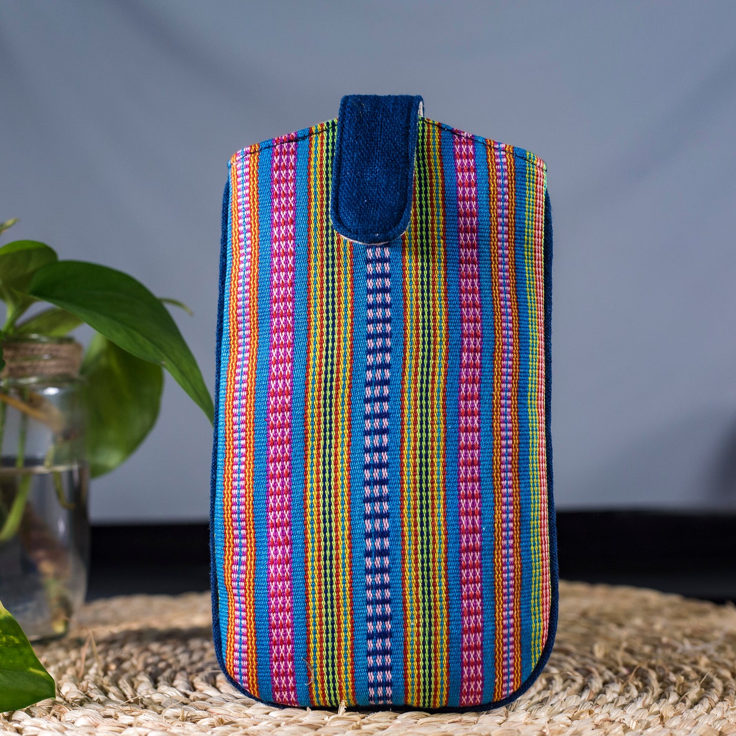 Phone case / glass case in hand-woven tribal fabrics, light absorption layer