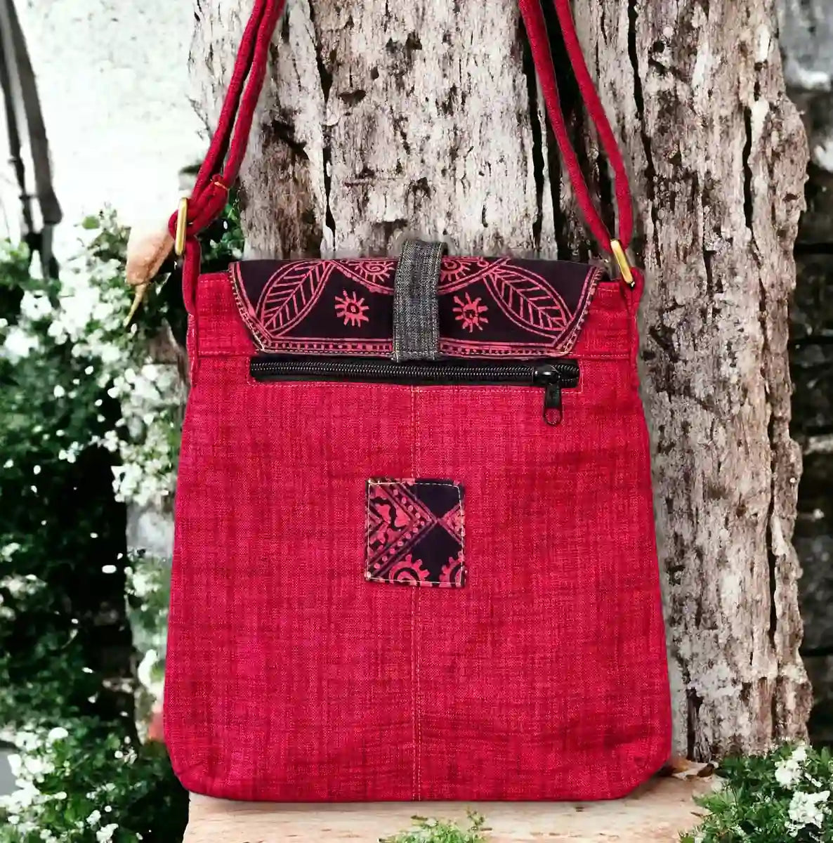 Vindigo crossbody bag red embroidered grey symmetric back view