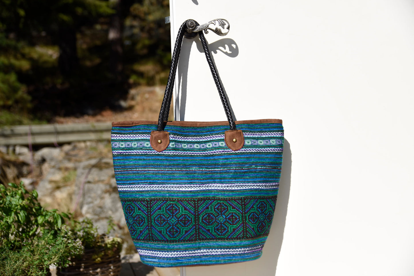 Green big-sized casual, pinic bag, TOTE bag, hand-embroidered, tribal pattern