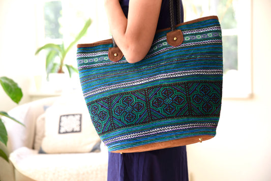 Green big-sized casual, pinic bag, TOTE bag, hand-embroidered, tribal pattern