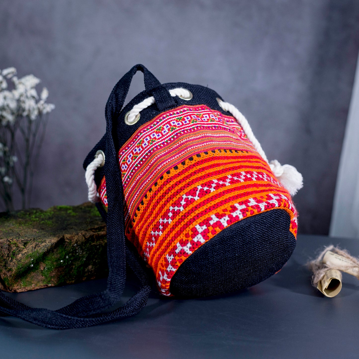 Mini cosmetic bag, red embroidery, string to use as cross-shoulder bag