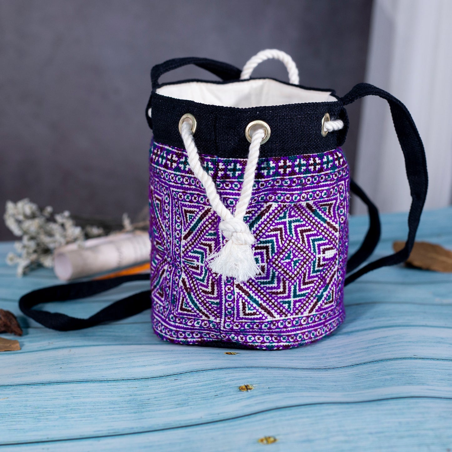 Mini cosmetic bag, purple embroidery, red string, can be used as cross-shoulder bag