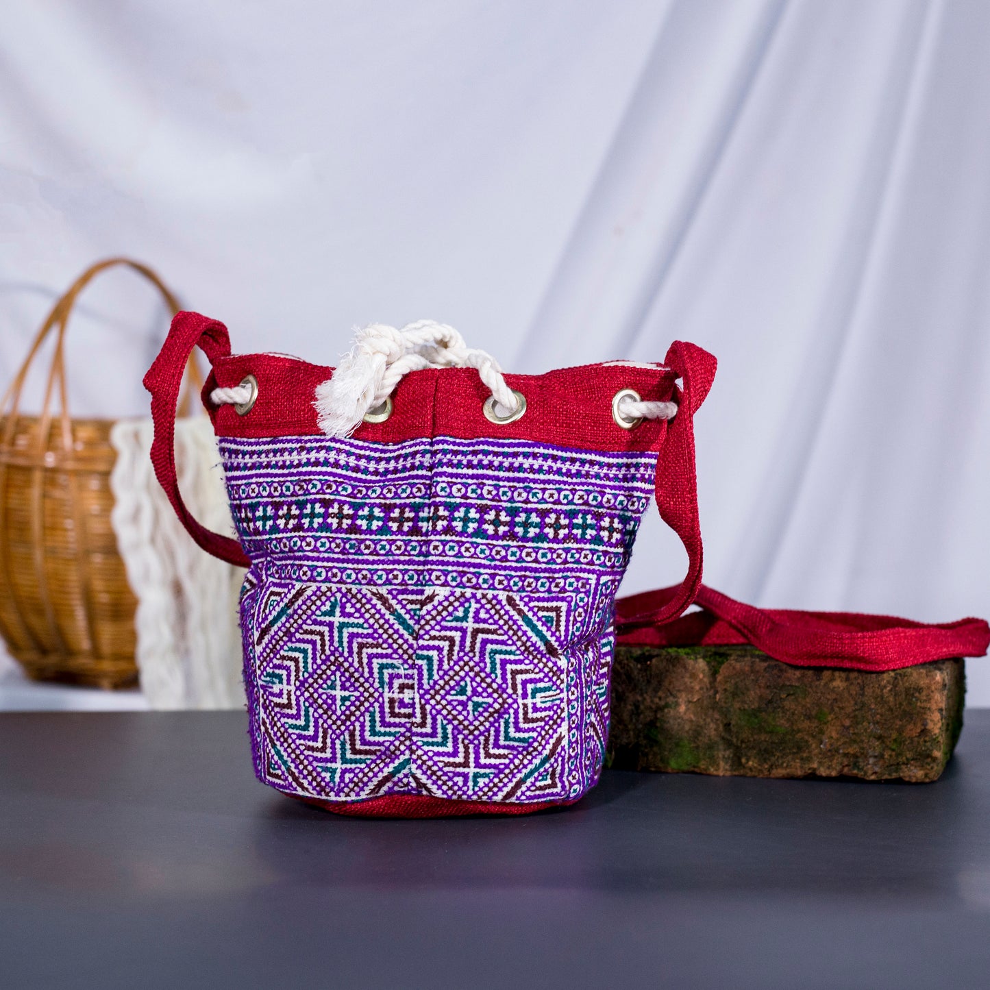 Mini cosmetic bag, purple embroidery, red string, can be used as cross-shoulder bag