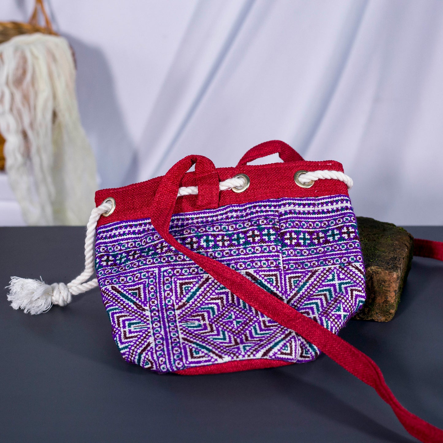 Mini cosmetic bag, purple embroidery, red string, can be used as cross-shoulder bag