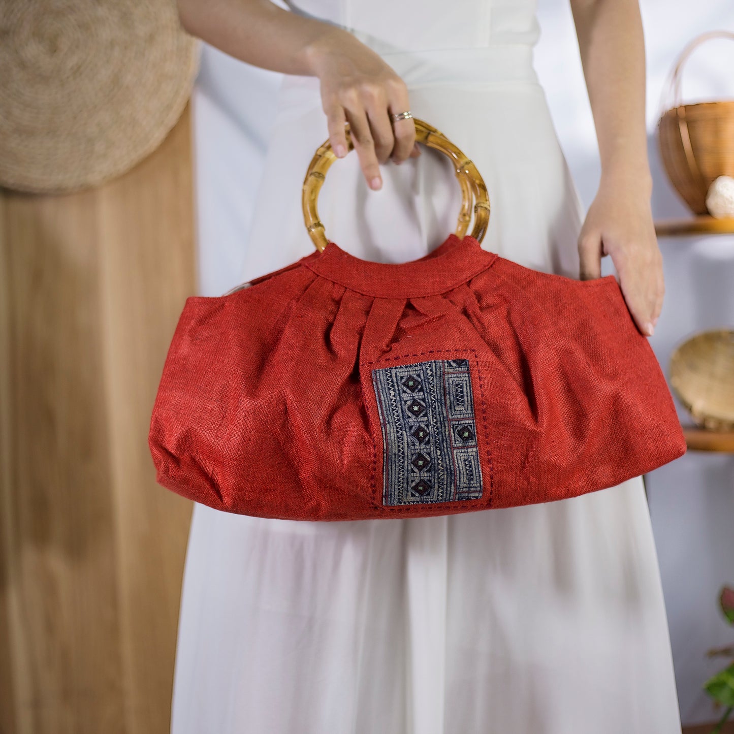 Bamboo handle bag, natural hemp in RED with vintage patch