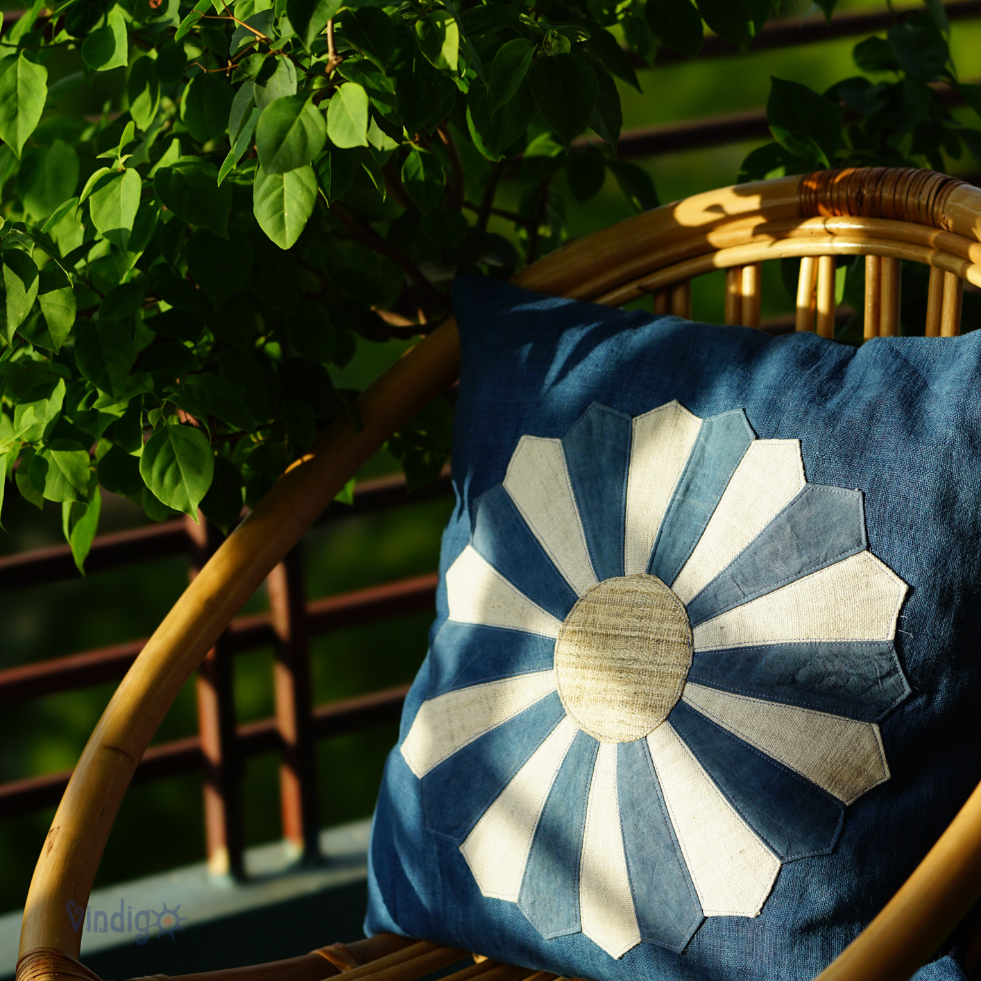 Quilt Cushion Cover, Dresden Plate Pattern in White and Indigo Blue, Hand-made hemp fabric